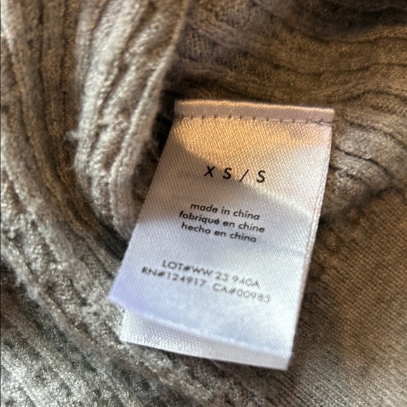 WeWoreWhat Light Gray Oversized Cardigan size XS/S - Picture 7 of 9